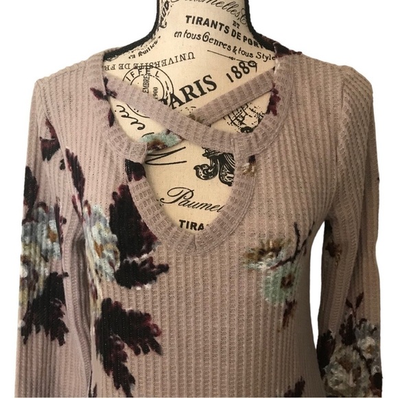 24/7 Maurices Floral Strappy Neck Waffle Thermal Long Sleeve Top Sweater… - Picture 3 of 7